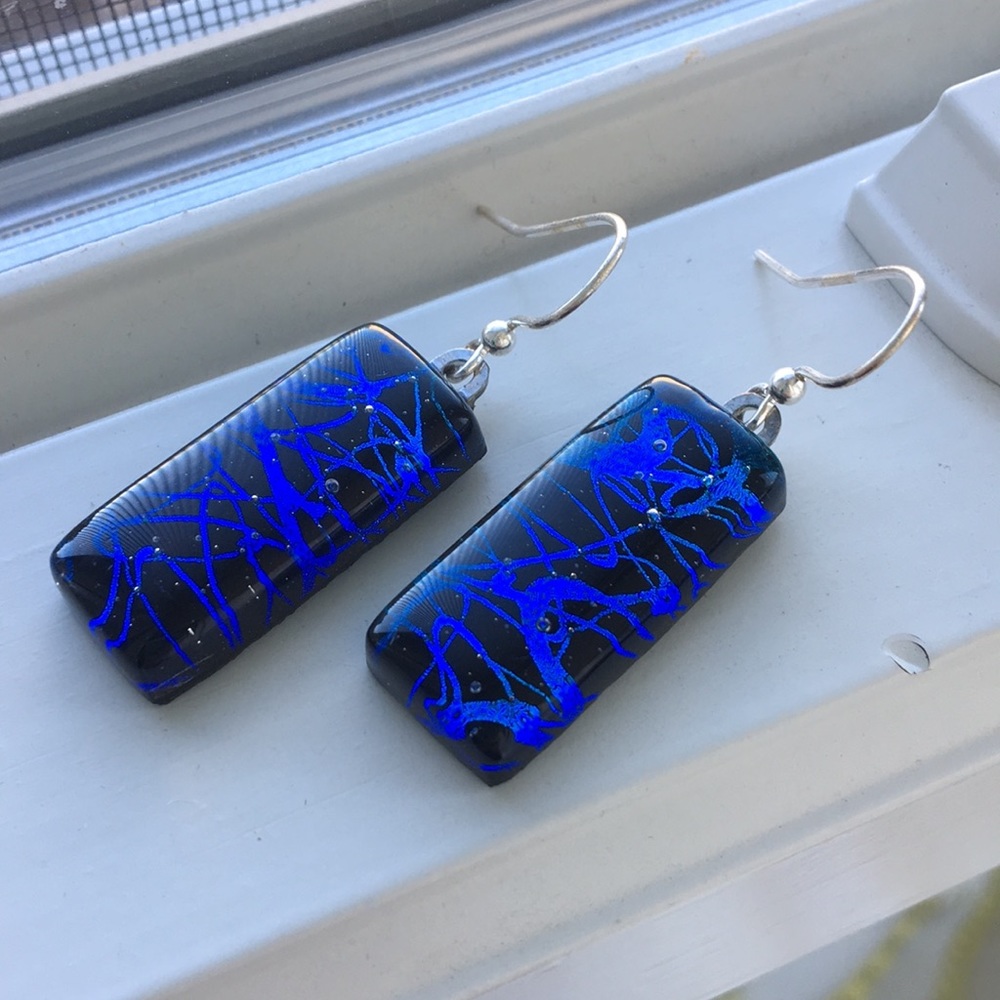 Black and Blue Swirl Resin Earrings - Picture 2 of 8